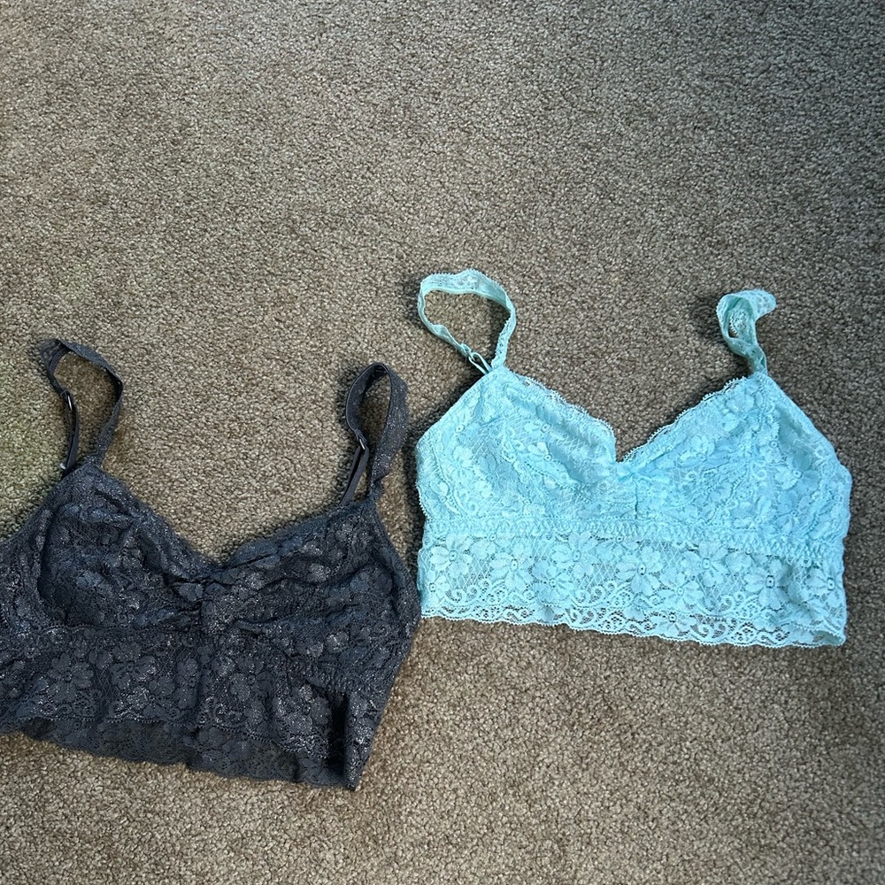 Set of 2 Gilly Hicks lace unlined bralettes